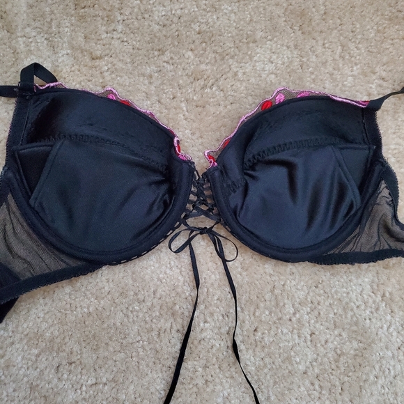 Fredrick's Of Hollywood Embroider Black Lace  Push Up Demi Bra Women's 36 C - Picture 12 of 13